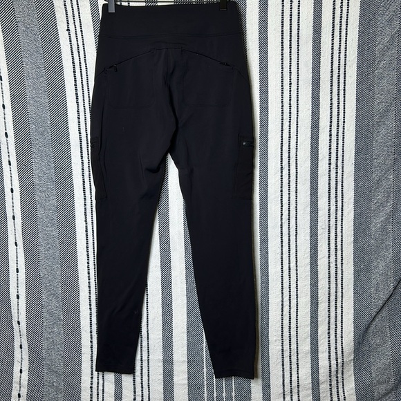 Athleta Highlands Hybrid Cargo Leggings - Picture 5 of 5